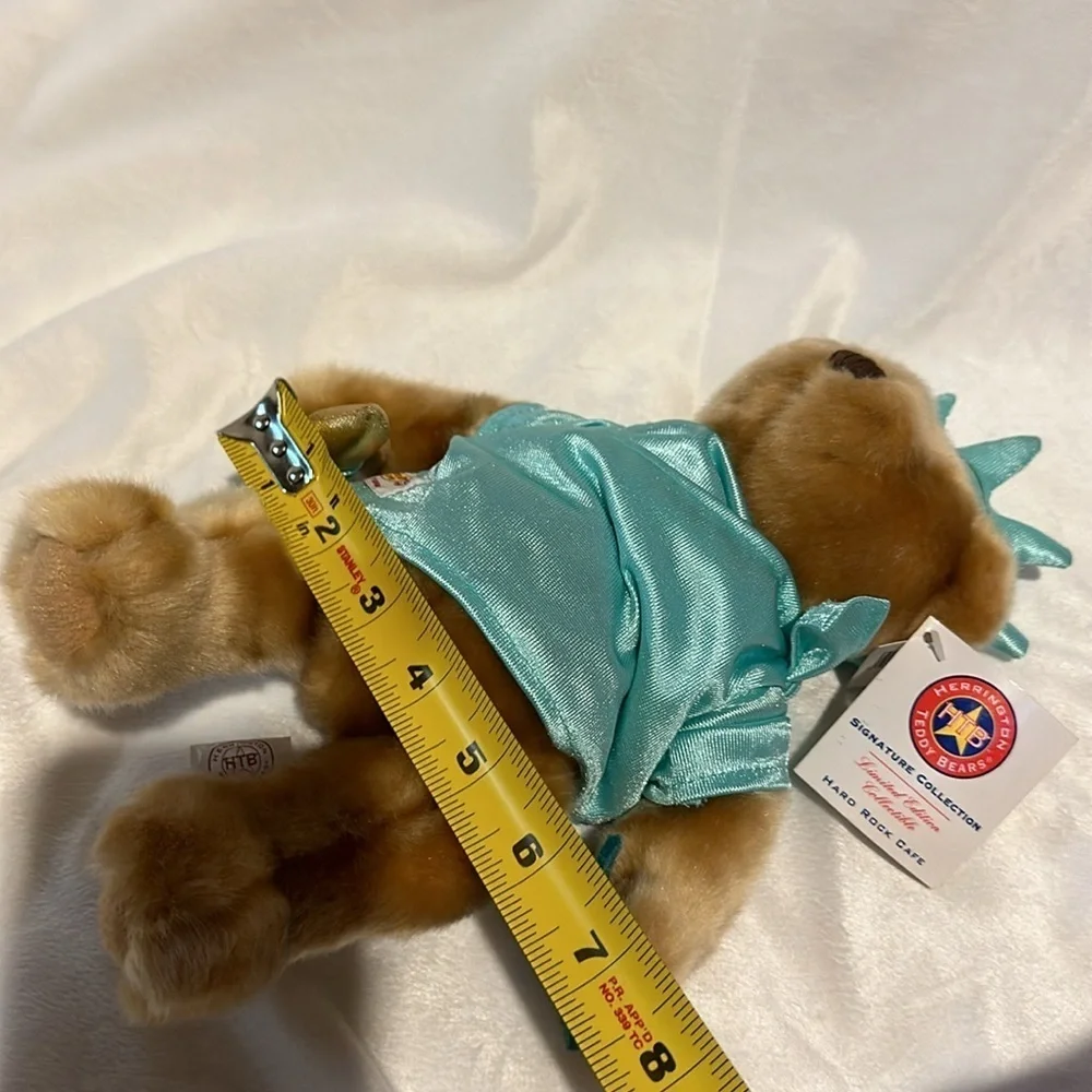 NWT Hard Rock Cafe New York Limited Edition Herrington Teddy Bear Statue